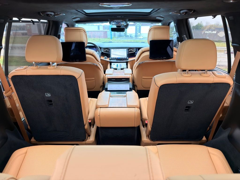 2023 Jeep Grand Wagoneer Series III