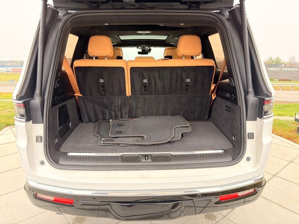 2023 Jeep Grand Wagoneer Series III