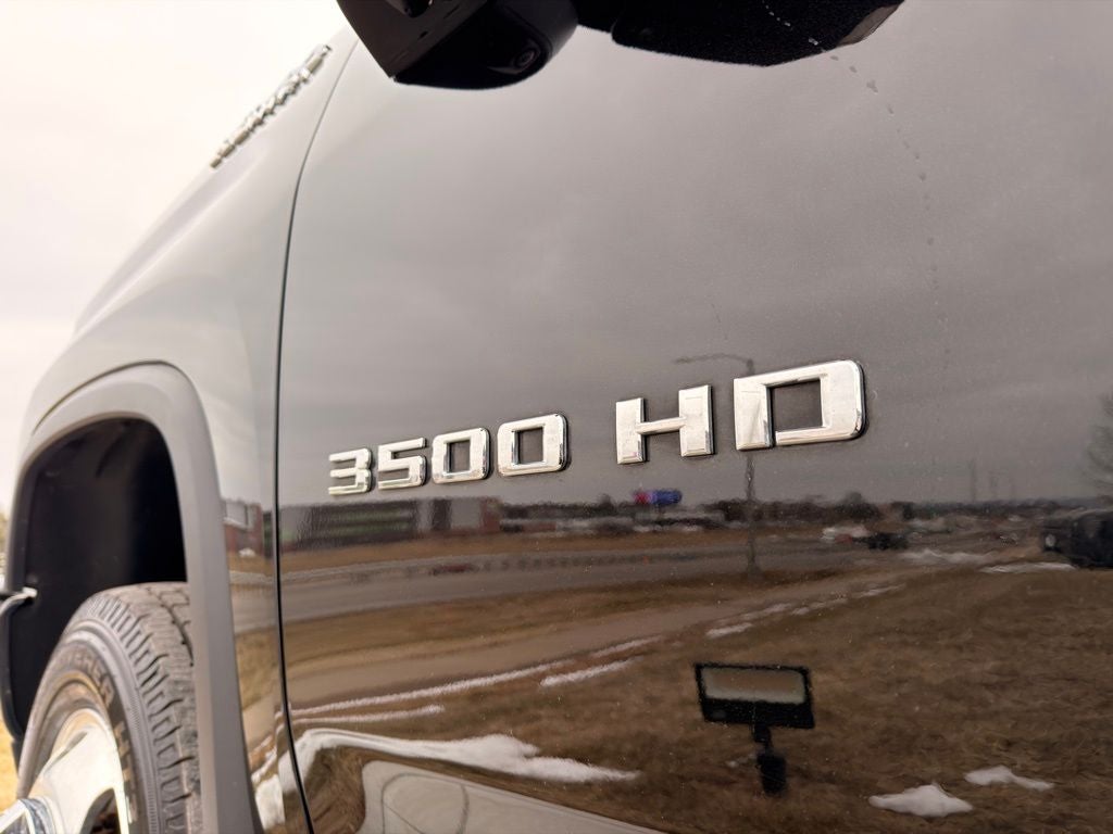 2022 Chevrolet Silverado 3500HD High Country