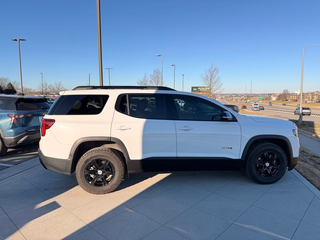 2023 GMC Acadia AT4