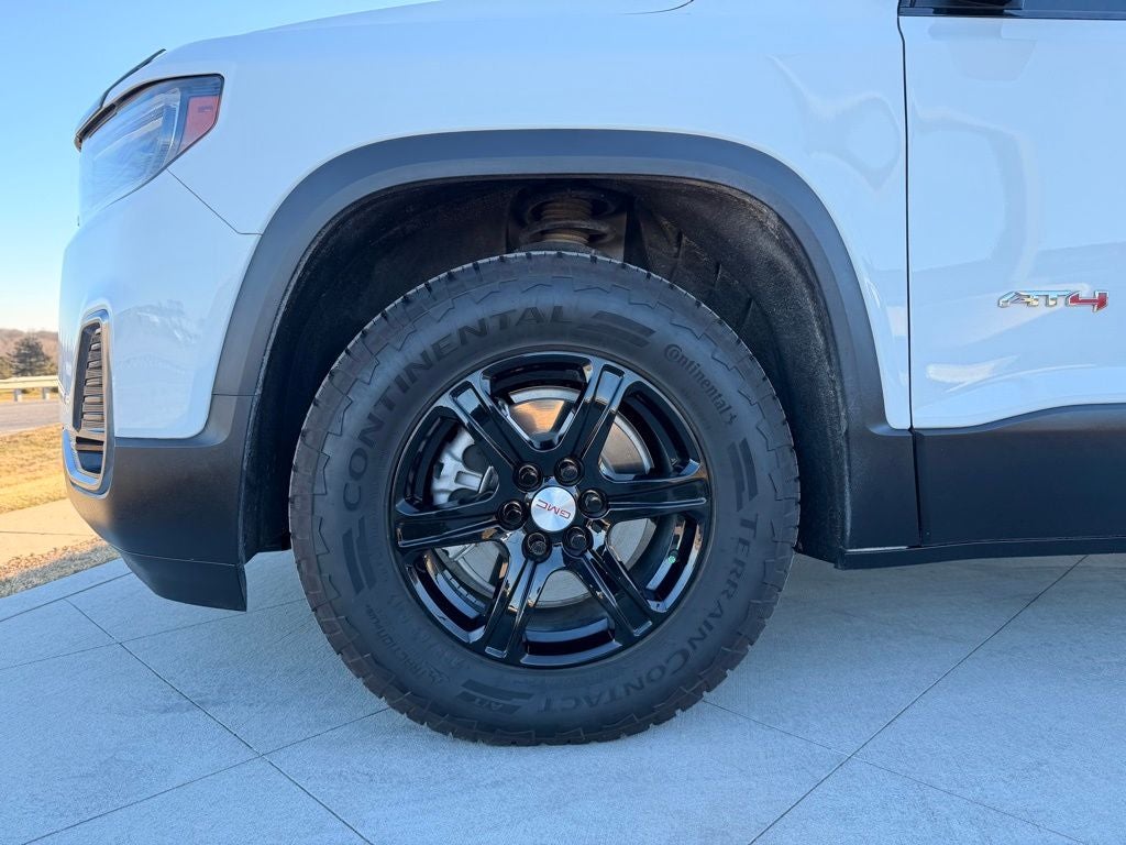 2023 GMC Acadia AT4
