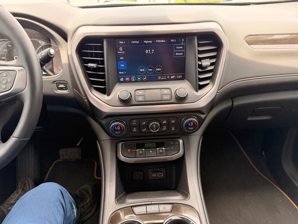 2023 GMC Acadia AT4