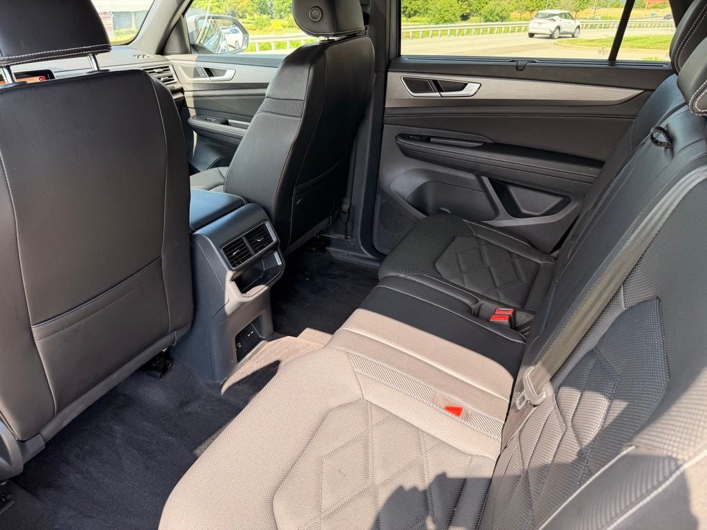 2024 Volkswagen Atlas Cross Sport 2.0T SE w/Technology