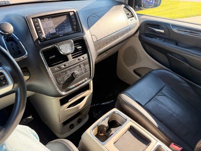 2012 Chrysler Town & Country Touring