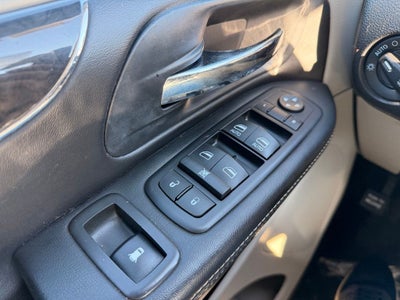 2012 Chrysler Town & Country Touring