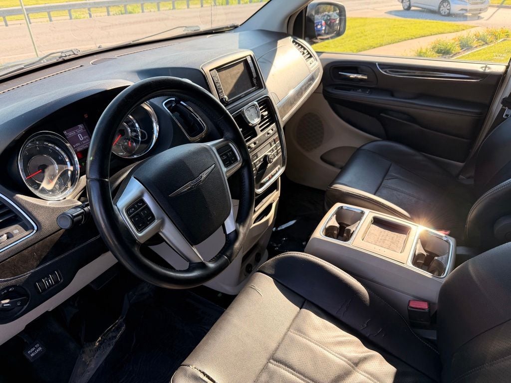 2012 Chrysler Town & Country Touring