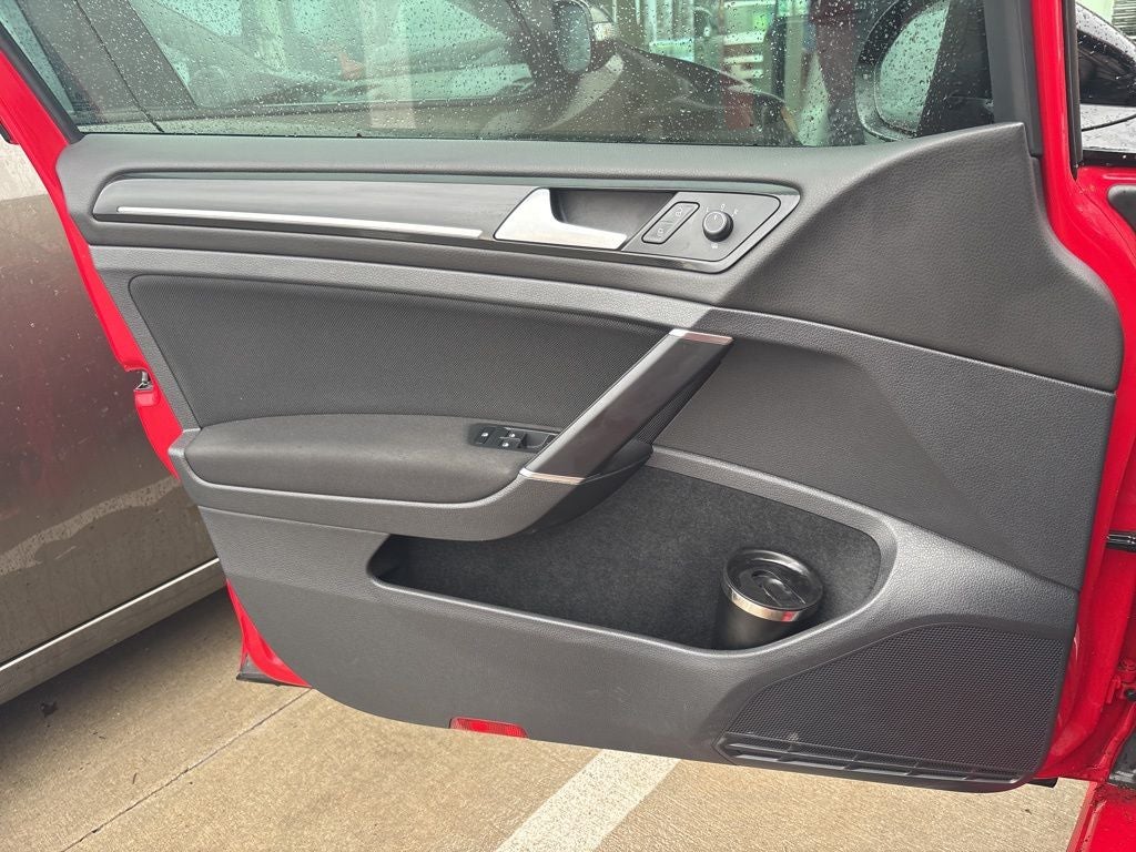 2017 Volkswagen Golf GTI Sport