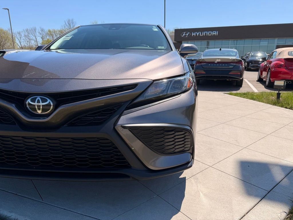 2022 Toyota Camry SE Convenience