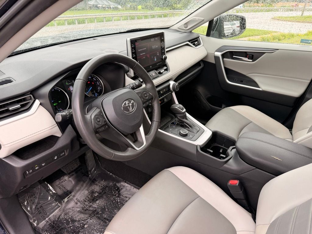 2022 Toyota RAV4 Hybrid XLE Premium