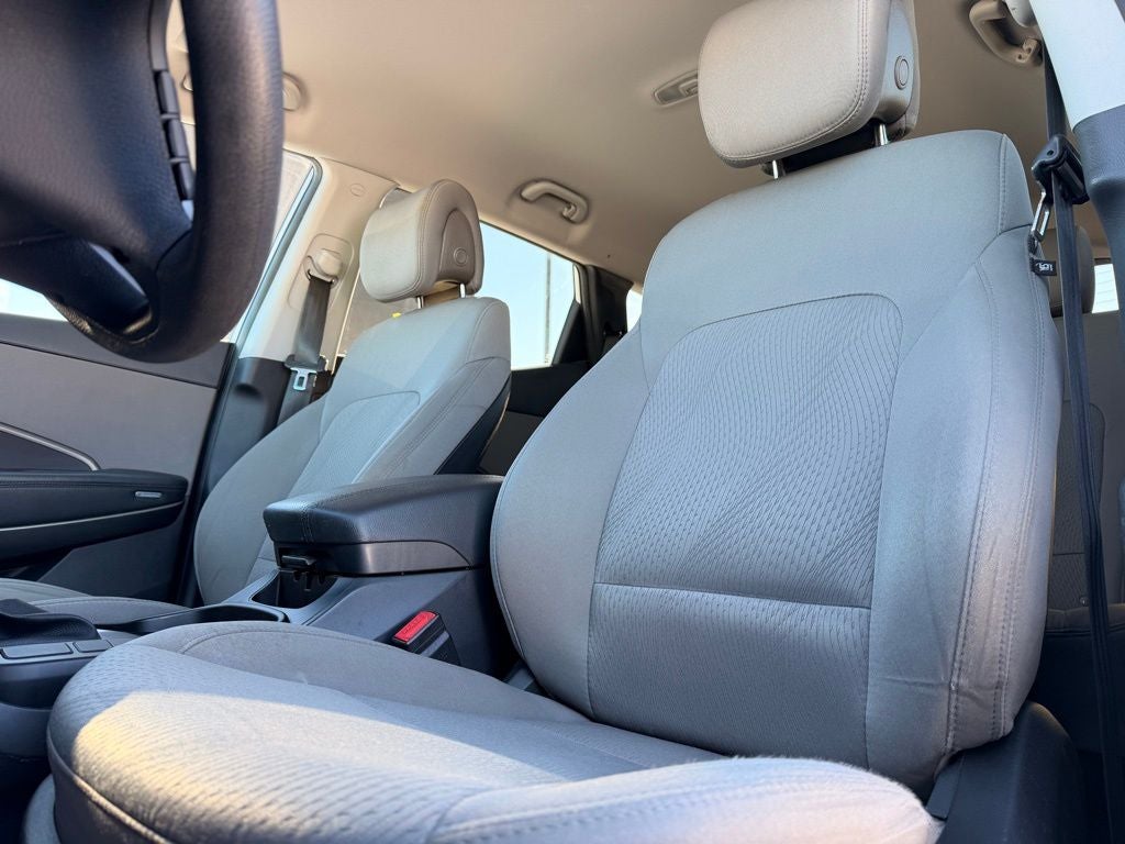 2017 Hyundai Santa Fe Sport 2.4 Popular Equipment Package