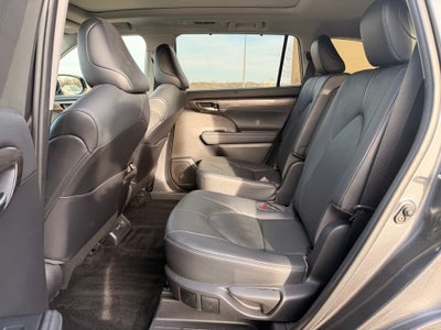 2021 Toyota Highlander Platinum