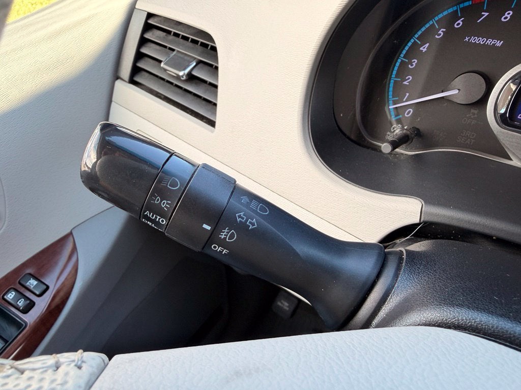 2014 Toyota Sienna XLE 8 Passenger