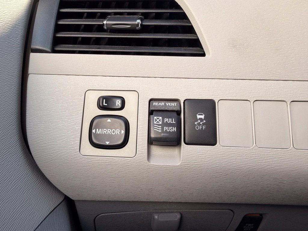 2014 Toyota Sienna XLE 8 Passenger