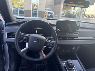 2023 Mitsubishi Outlander SE
