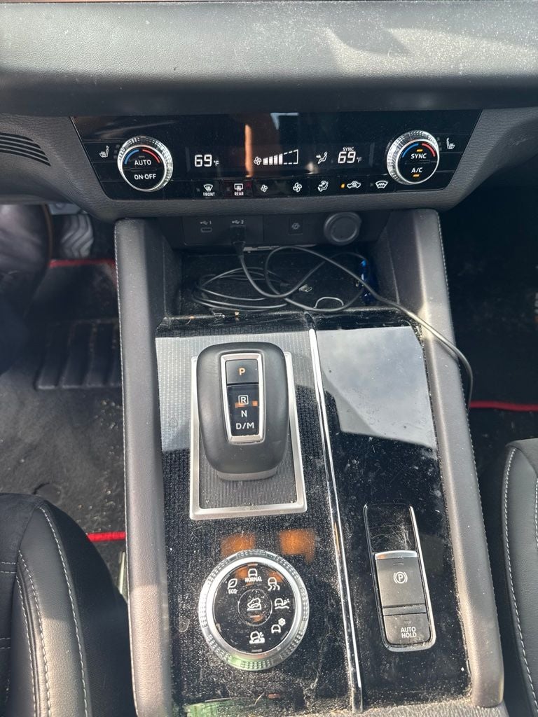 2023 Mitsubishi Outlander SE