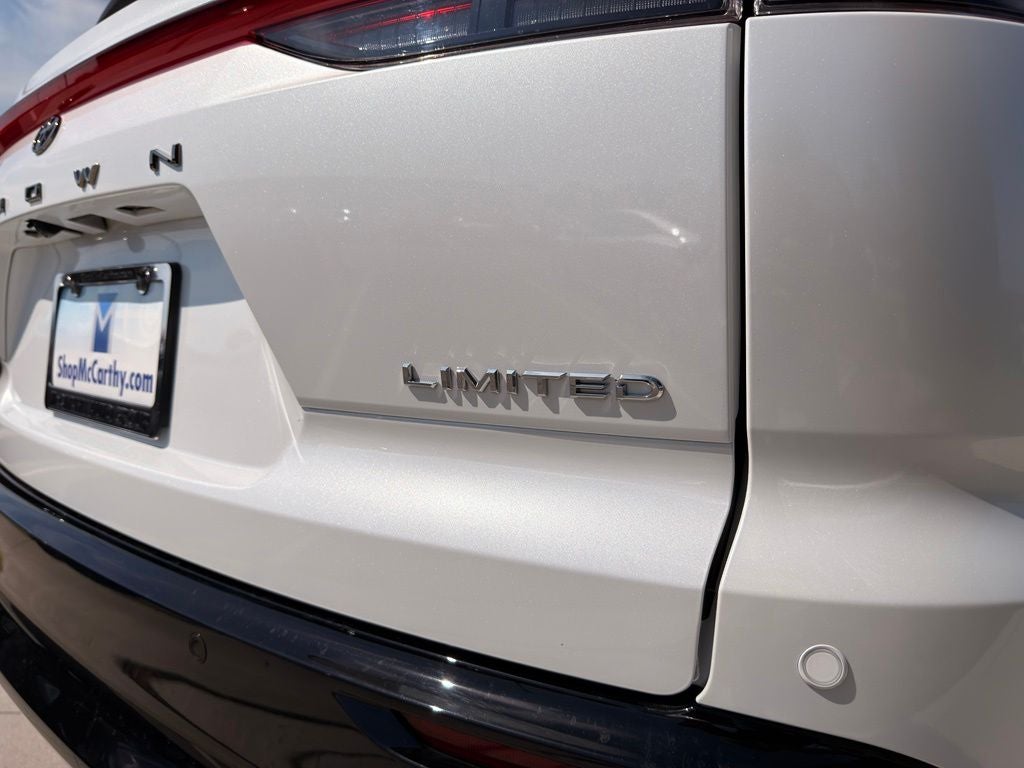 2025 Toyota Crown Signia Limited