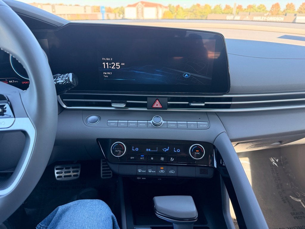 2025 Hyundai Elantra Hybrid SEL Sport