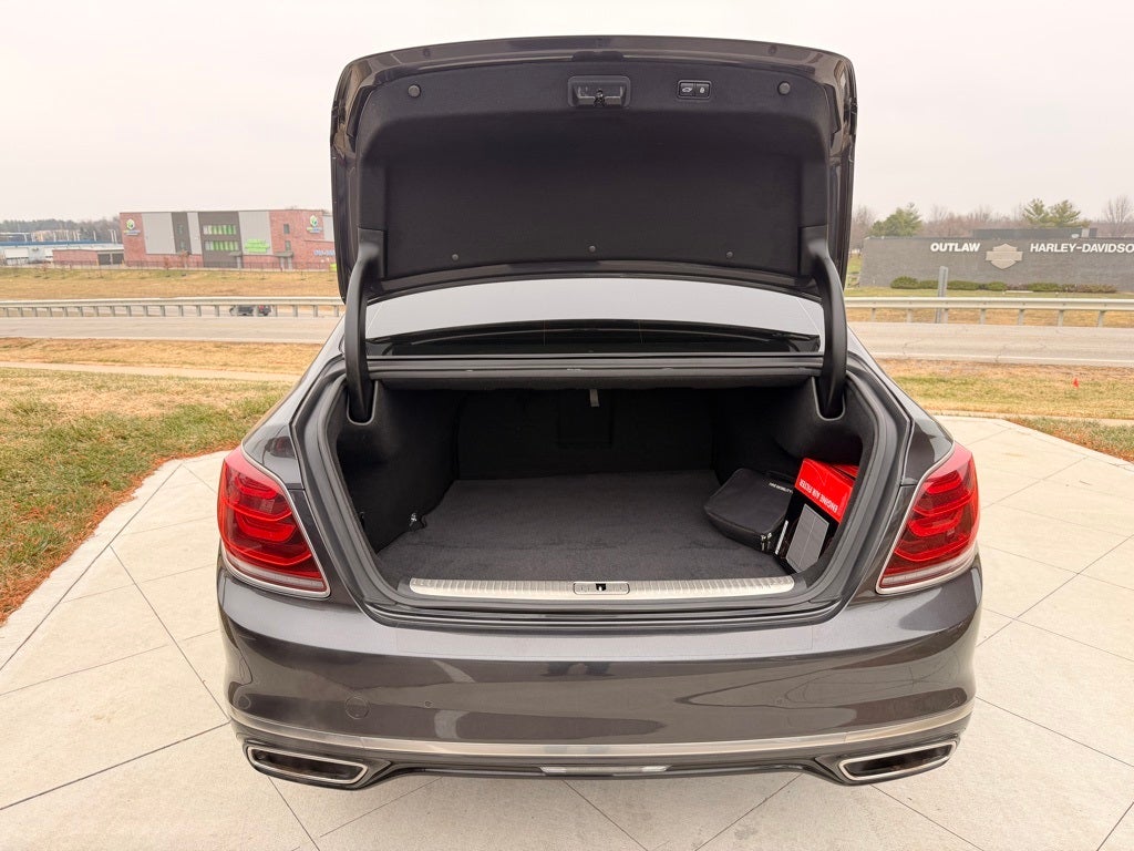 2020 Kia K900 Luxury