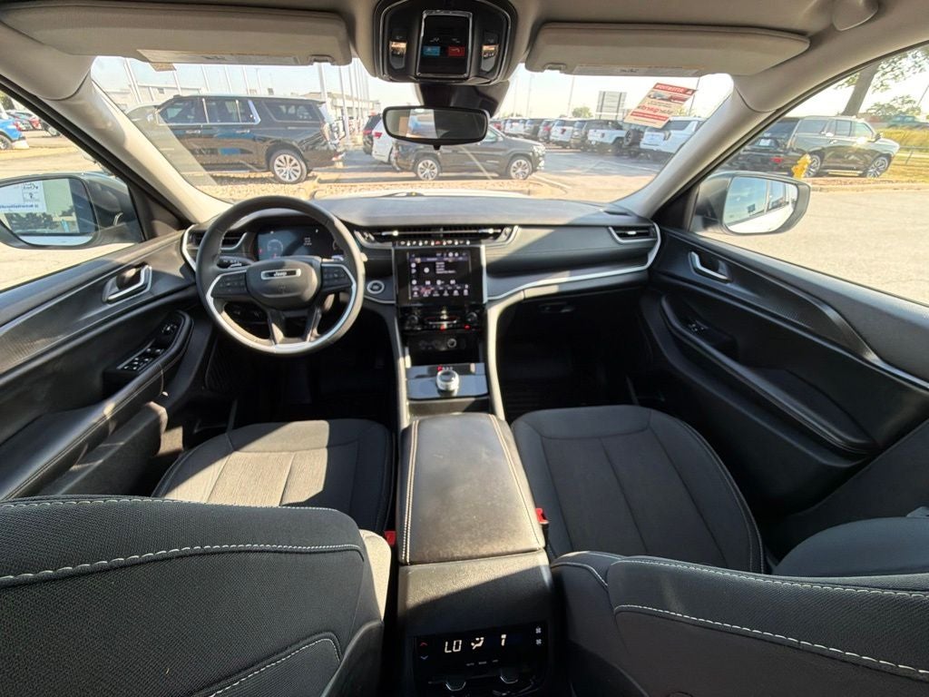 2023 Jeep Grand Cherokee L Laredo