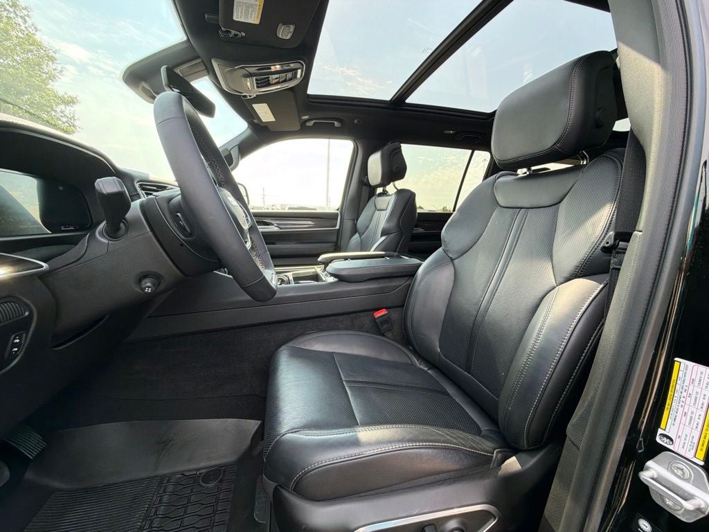 2024 Jeep Wagoneer Base