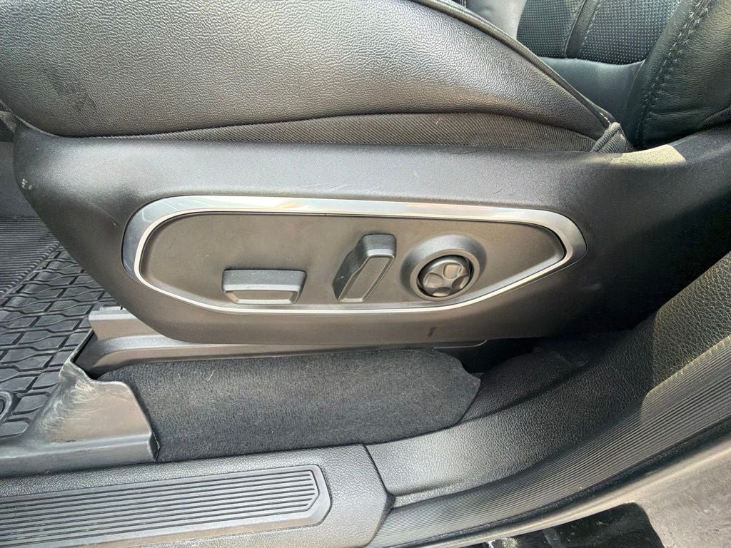 2024 Jeep Wagoneer Base
