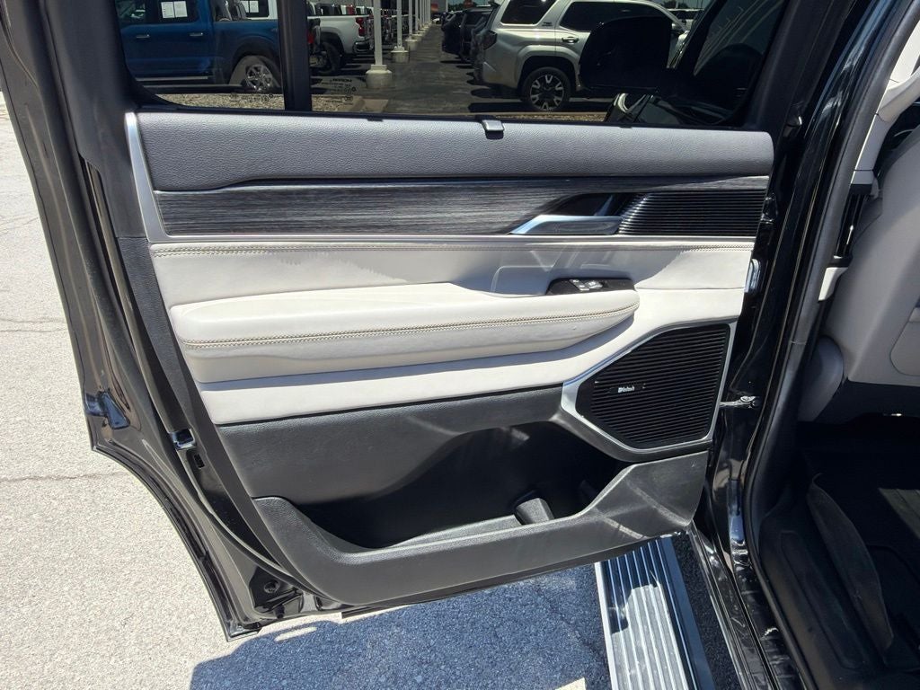 2022 Jeep Wagoneer Series III