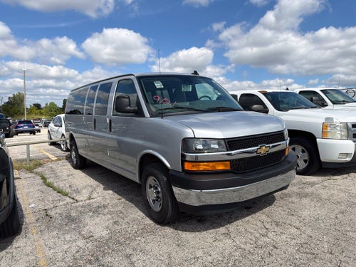 2025 Chevrolet Express 3500 LT Passenger