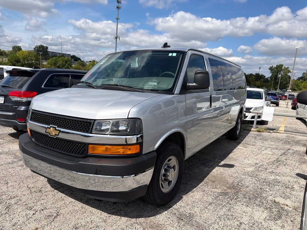 2025 Chevrolet Express 3500 LT Passenger