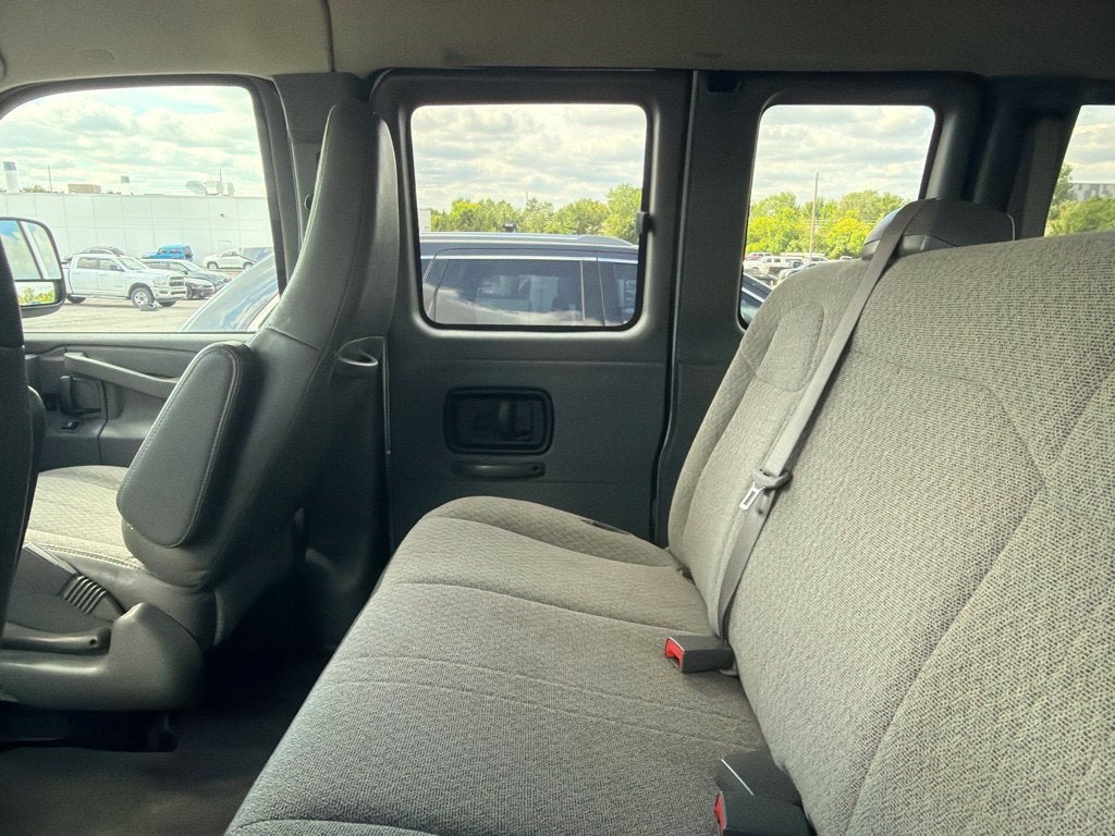 2025 Chevrolet Express 3500 LT Passenger
