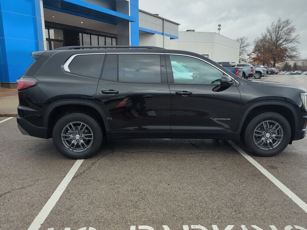 2025 GMC Acadia Elevation