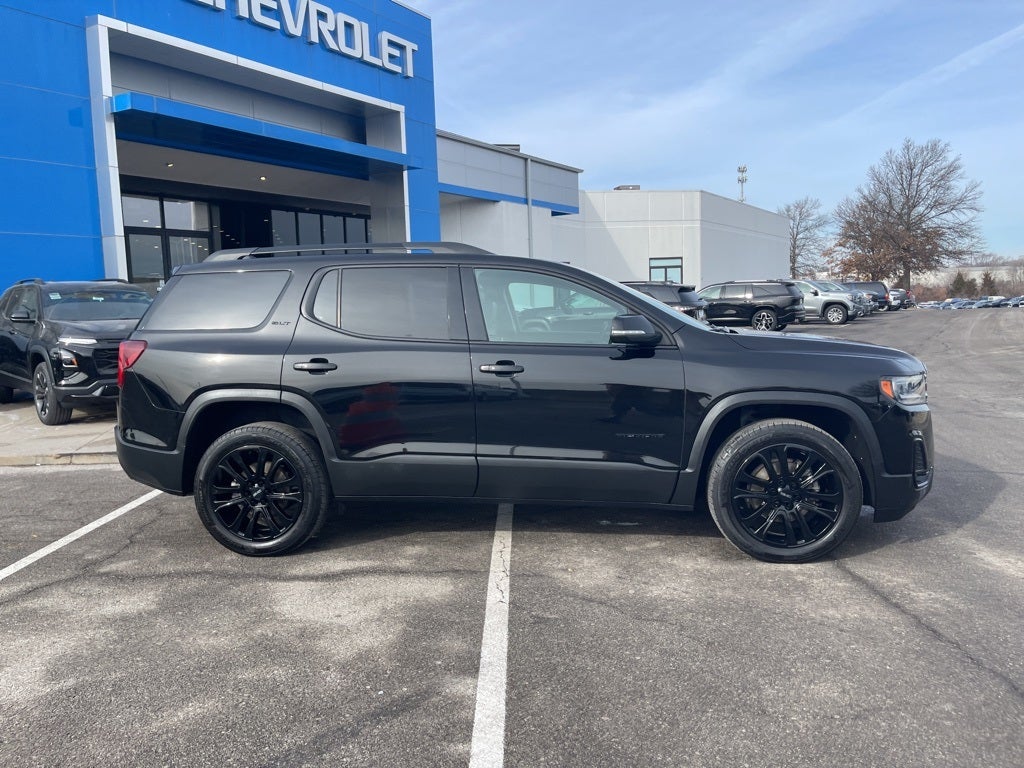 2023 GMC Acadia SLT