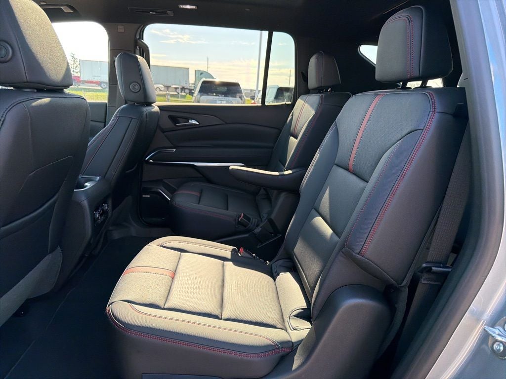 2025 Chevrolet Traverse RS