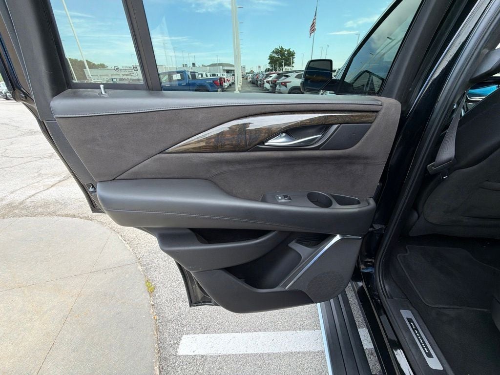 2016 Cadillac Escalade Platinum Edition