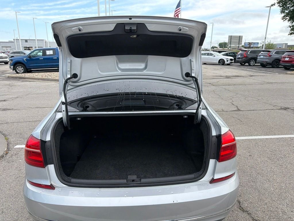 2016 Volkswagen Passat 1.8T SE