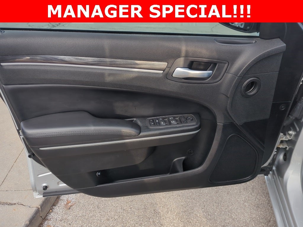 2022 Chrysler 300 Touring