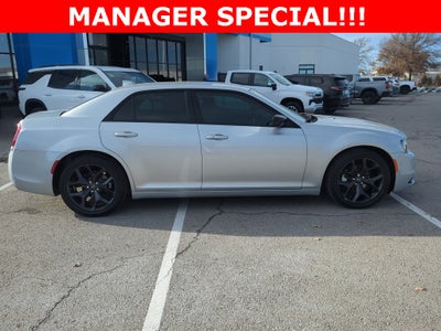 2022 Chrysler 300 Touring