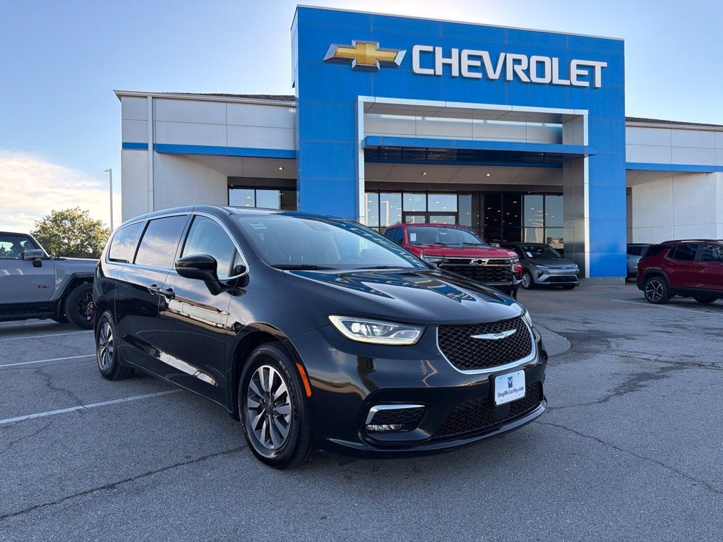 2023 Chrysler Pacifica Hybrid Touring L