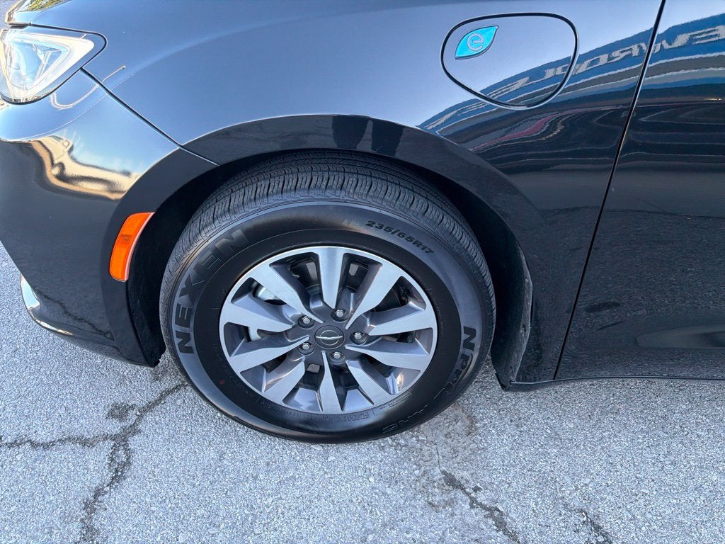 2023 Chrysler Pacifica Hybrid Touring L