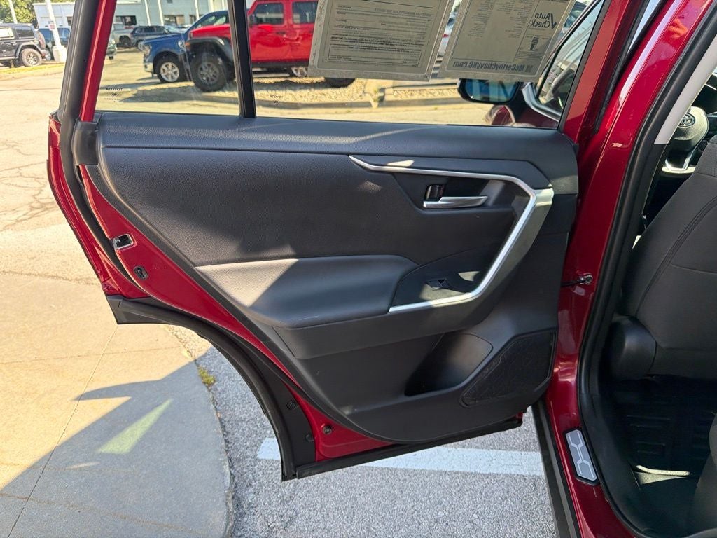 2025 Toyota RAV4 Hybrid XLE