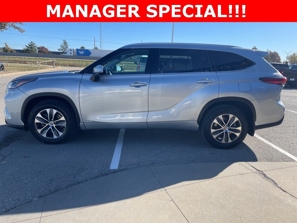 2022 Toyota Highlander Hybrid XLE