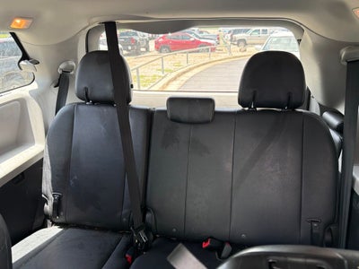 2017 Toyota Sienna SE Premium 8 Passenger
