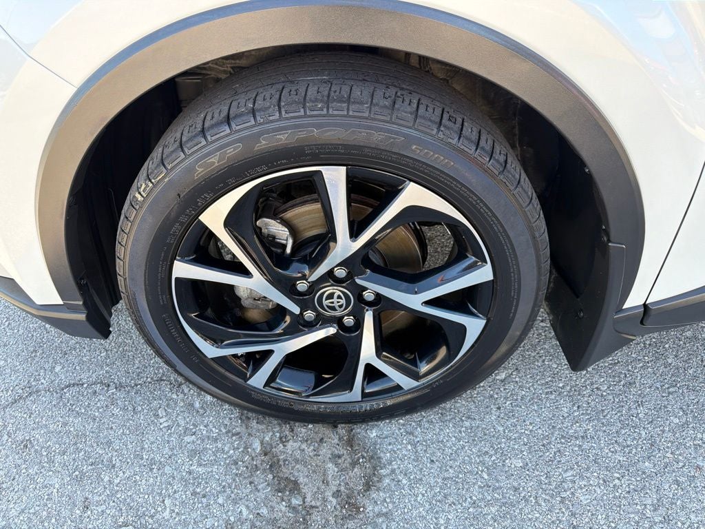 2021 Toyota C-HR XLE