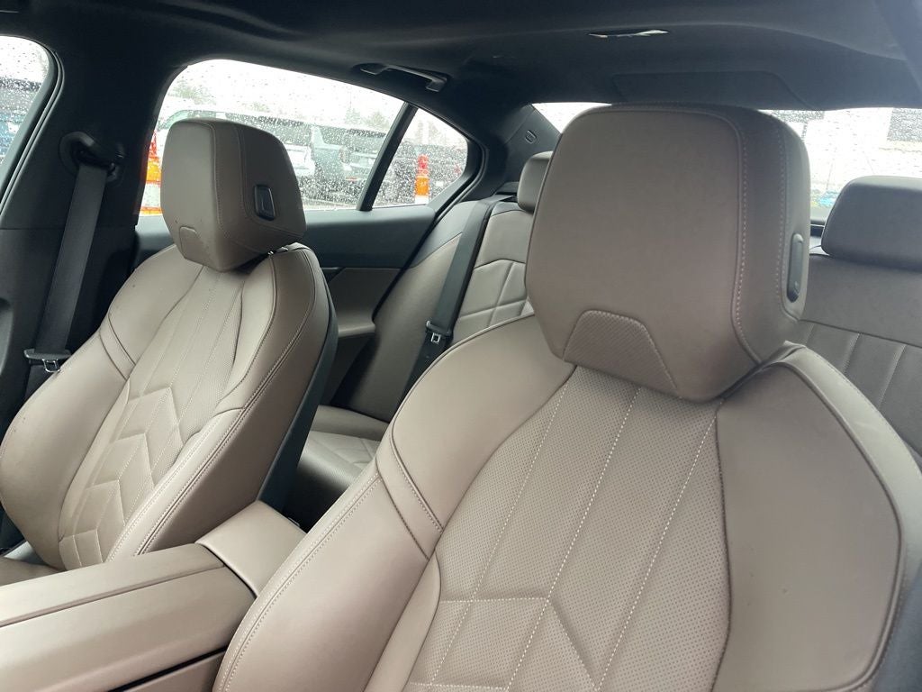 2025 BMW 5 Series 530i xDrive