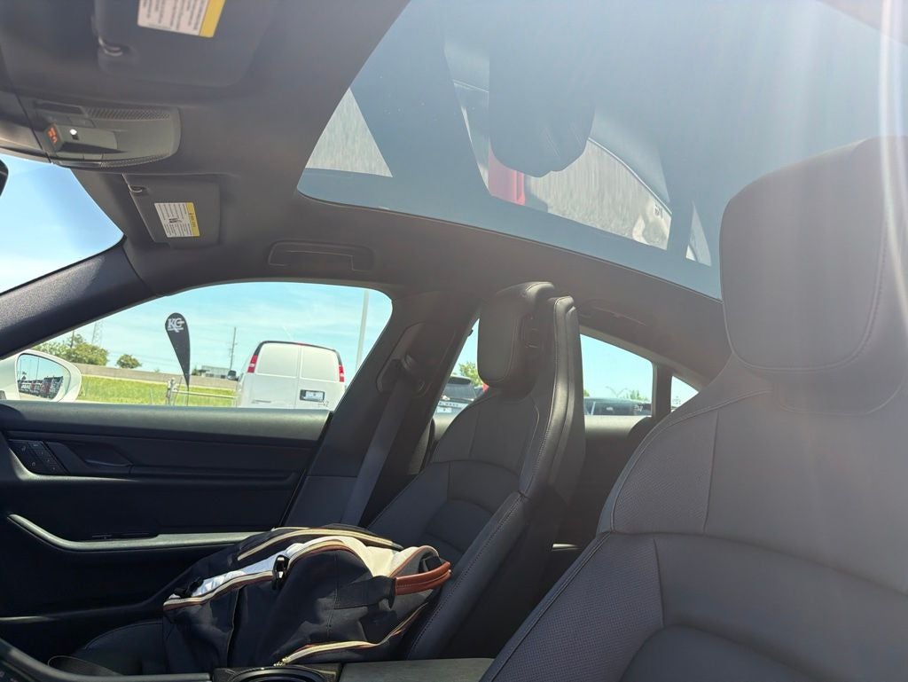 2022 Porsche Taycan Base