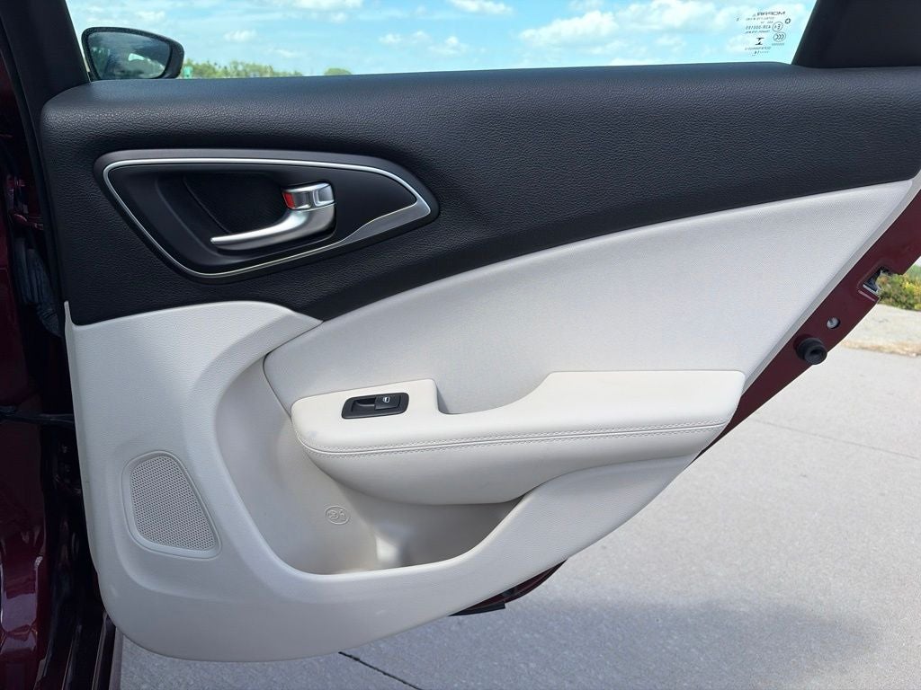 2015 Chrysler 200 Limited