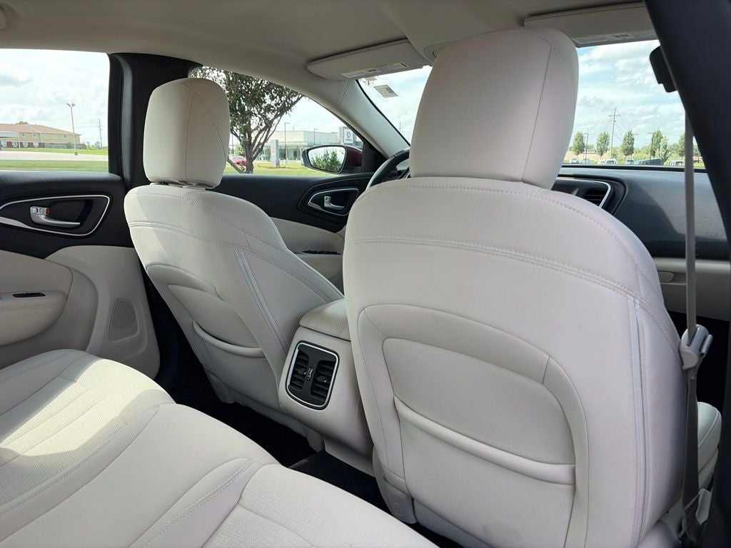 2015 Chrysler 200 Limited