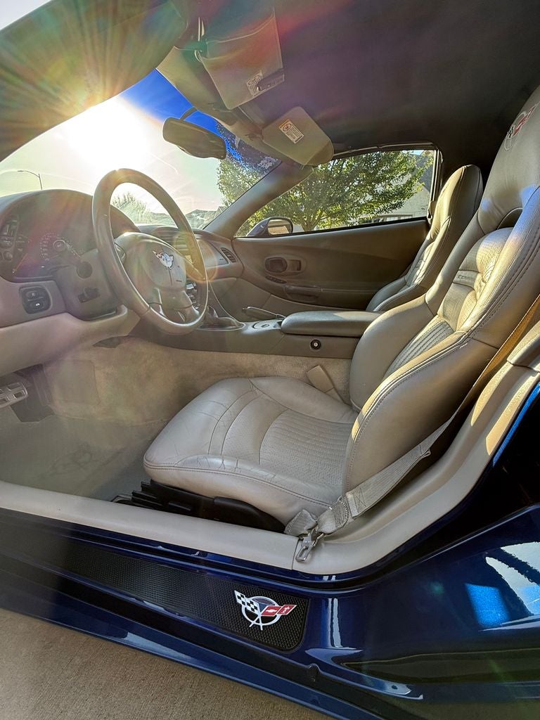 2004 Chevrolet Corvette Base
