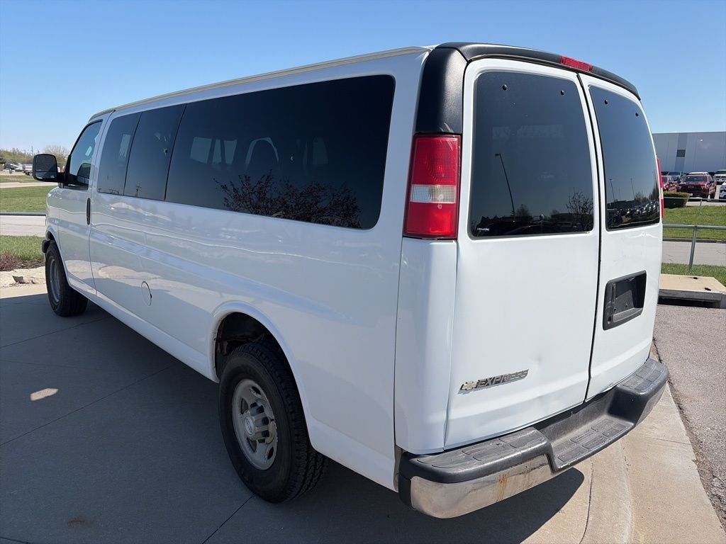 2017 Chevrolet Express 3500 LT Passenger