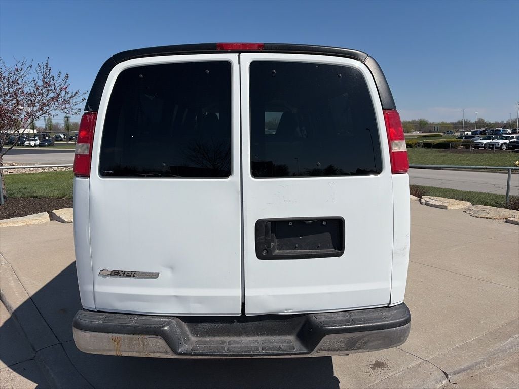 2017 Chevrolet Express 3500 LT Passenger