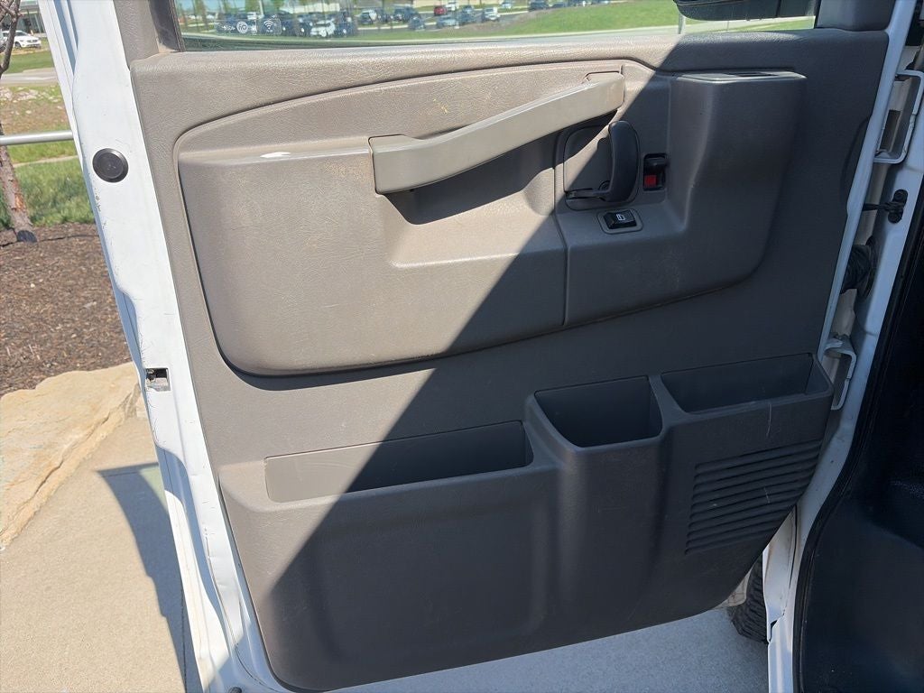2017 Chevrolet Express 3500 LT Passenger